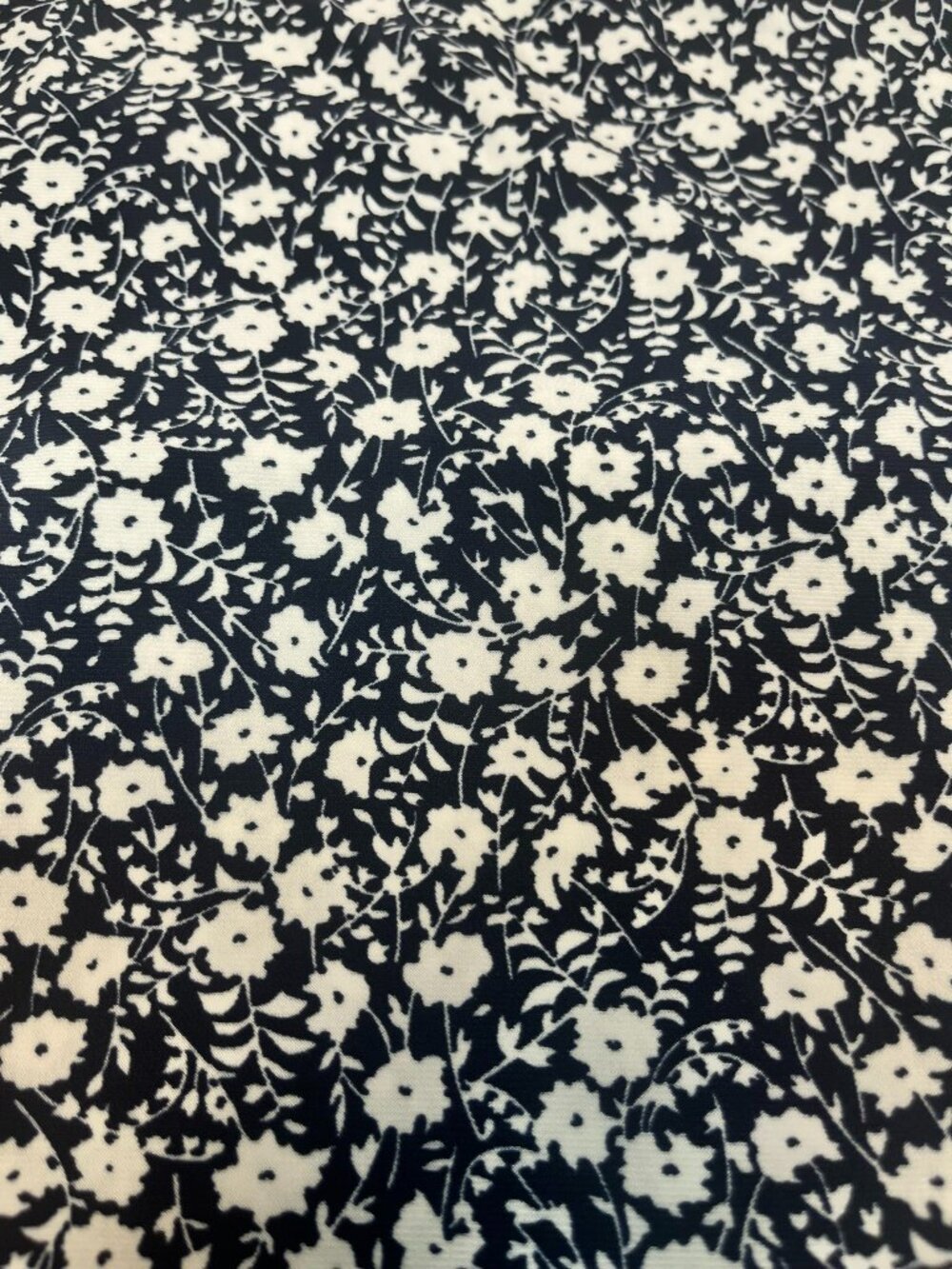 Navy-and-White Floral A-line Skirt with Mermaid-Style Hem-Chaps XL - Picture 4 of 7